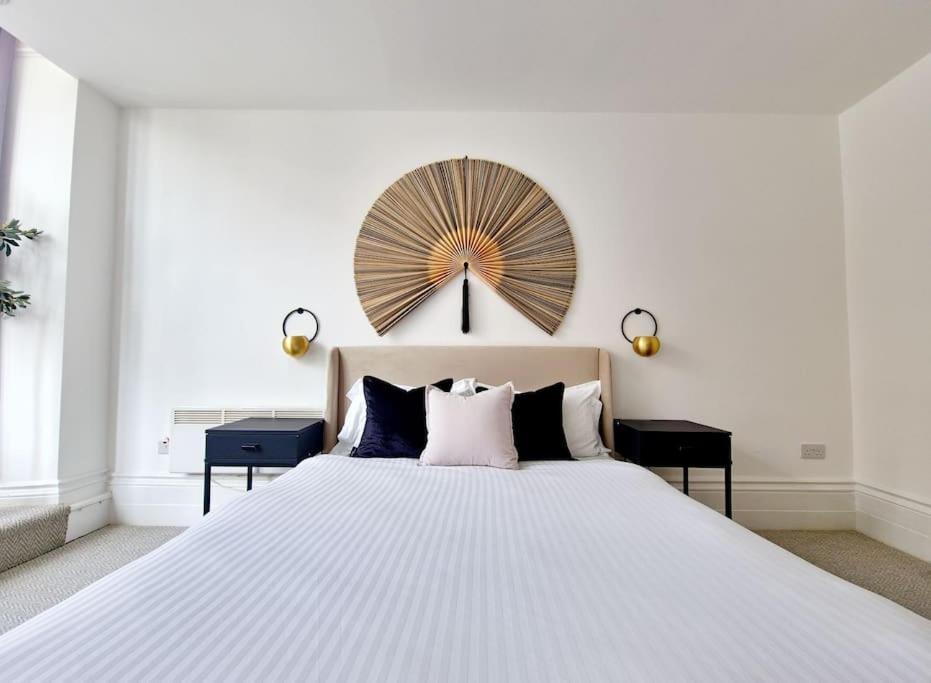 The Stray Adjacent, Interior-Designed 2-Bed Apartment- Luxury Harrogate Extérieur photo