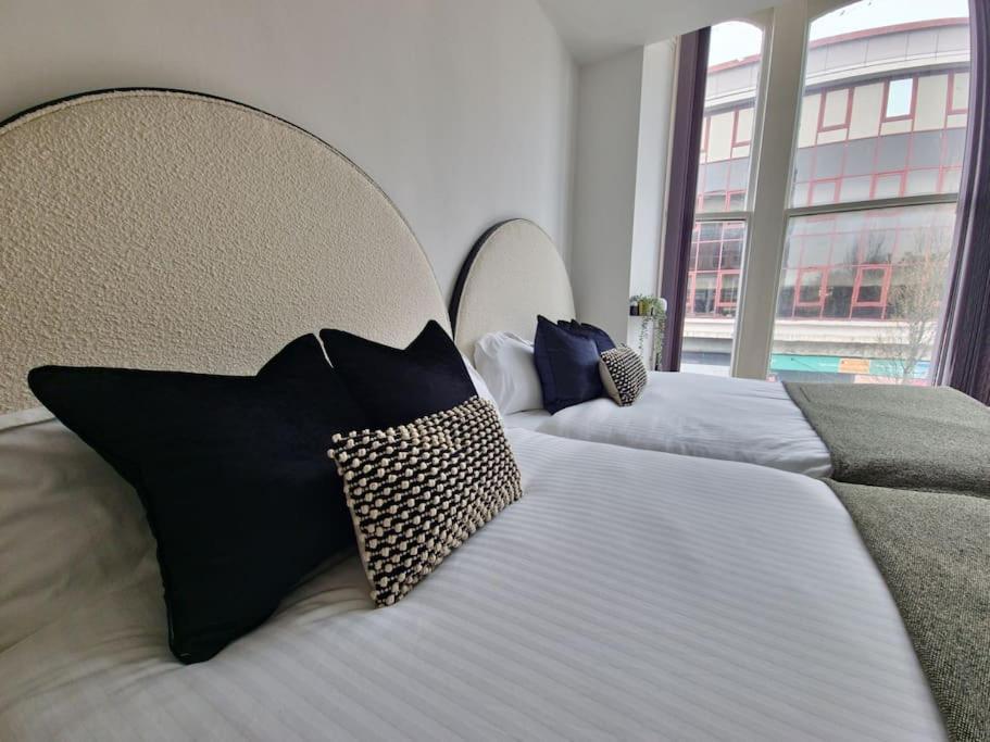 The Stray Adjacent, Interior-Designed 2-Bed Apartment- Luxury Harrogate Extérieur photo
